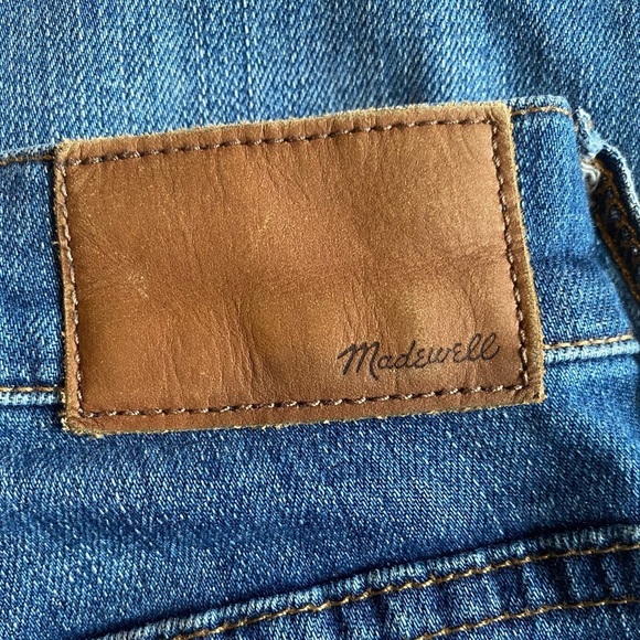 MADEWELL 9” Rise Woman’s Skinny Artificial Rip and Repair, Chewed Hems - Picture 6 of 10